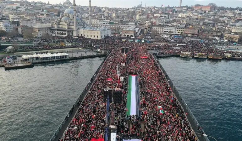Türkiye’de Büyük Gazze Yürüyüşü: Sabahın İlk Işıklarında İstanbul’da Tarihi Katılım