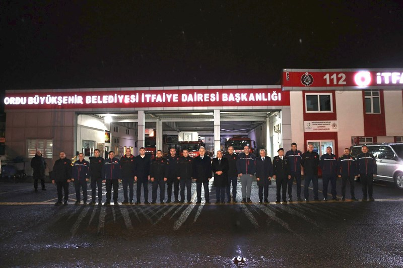 Ordu’da Protokolden Yılbaşı Mesaisi: Görev Başındaki Kamu Personeline Moral Ziyareti 10 Ordu’da Protokolden Yılbaşı Mesaisi: Görev Başındaki Kamu Personeline Moral Ziyareti