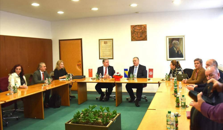 Yalova Üniversitesi’nden Bosna Hersek Tuzla Üniversitesi’ne Akademik İş Birliği Ziyareti