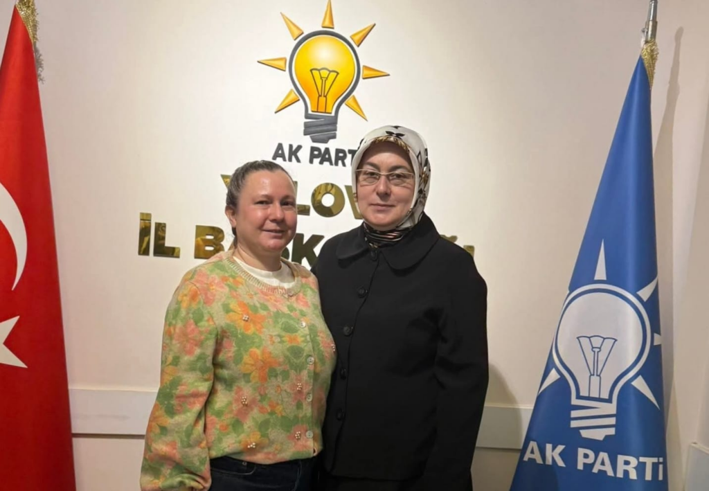 AK Parti Yalova Milletvekili Meliha Akyol Vatandaşlarla İl Başkanlığında Buluştu