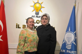 AK Parti Yalova Milletvekili Meliha Akyol Vatandaşlarla İl Başkanlığında Buluştu