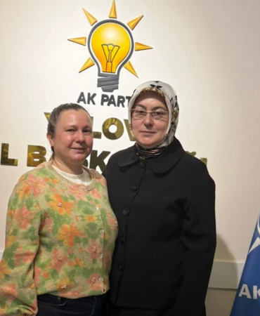 AK Parti Yalova Milletvekili Meliha Akyol Vatandaşlarla İl Başkanlığında Buluştu