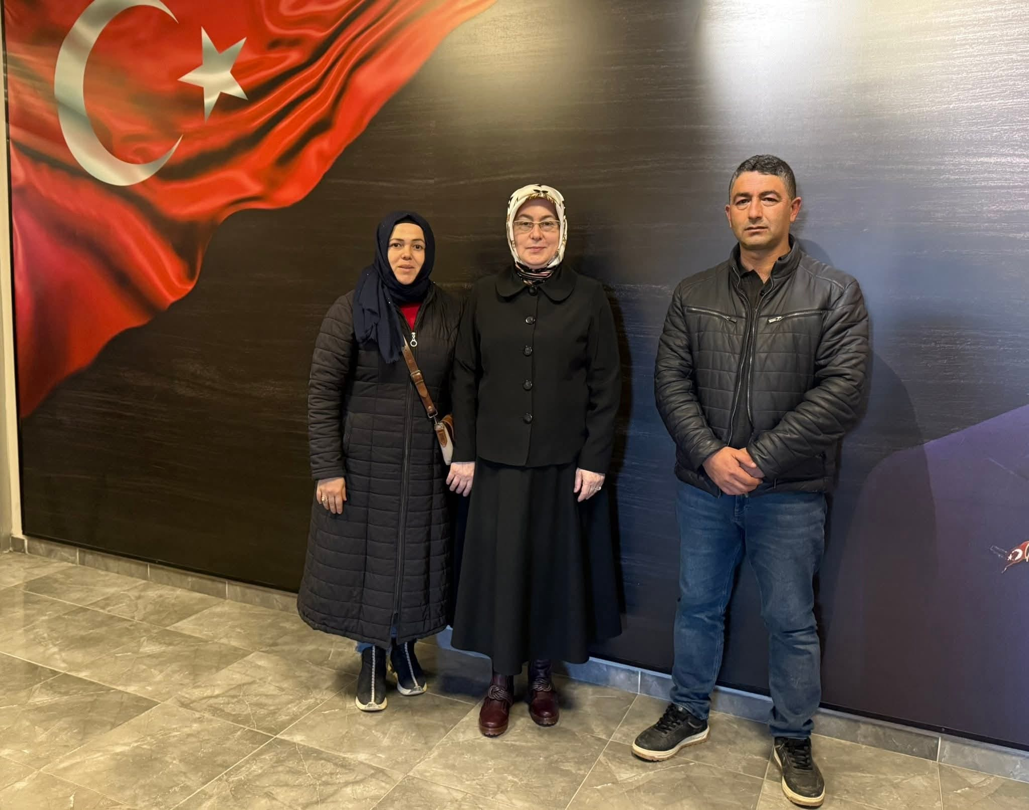 AK Parti Yalova Milletvekili Meliha Akyol Vatandaşlarla İl Başkanlığında Buluştu