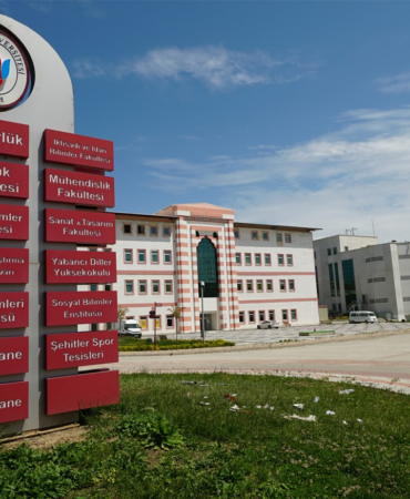 Yalova Üniversitesi 2025 YÖK Raporunda Zirveye Yerleşti: 4 Alanda Türkiye İlk 20’sinde