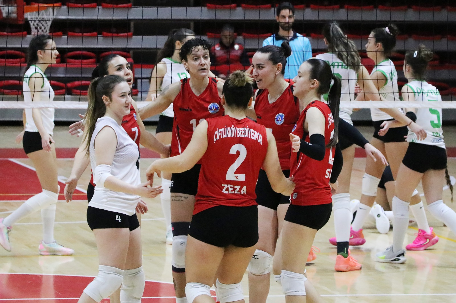 ÇİFTLİKKÖY’ÜN SULTANLARI PEYMANSPOR’A ŞANS VERMEDİ (3-0)