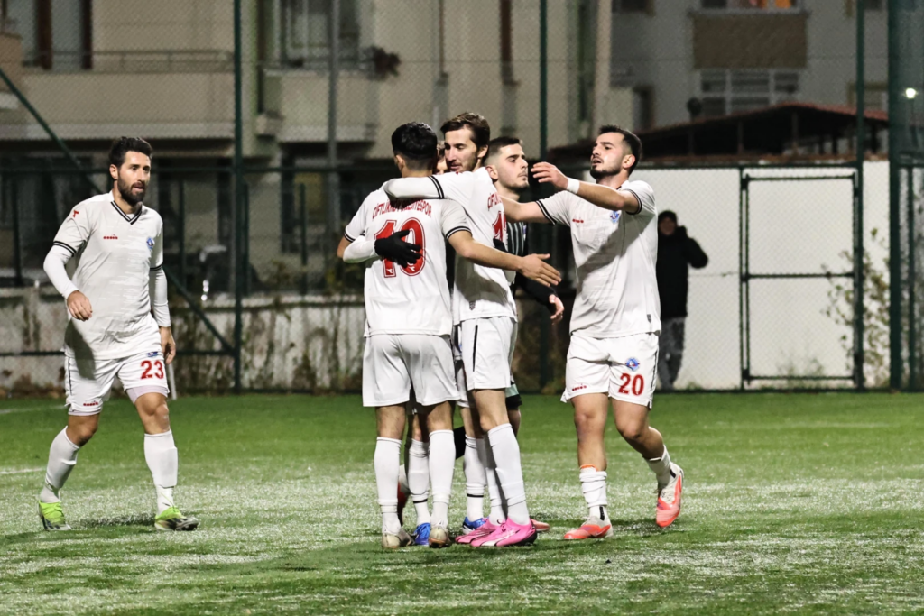 ÇİFTLİKKÖY BELEDİYESPOR, TERMAL’İ 2. YARIDA DEVİRDİ (8-3)