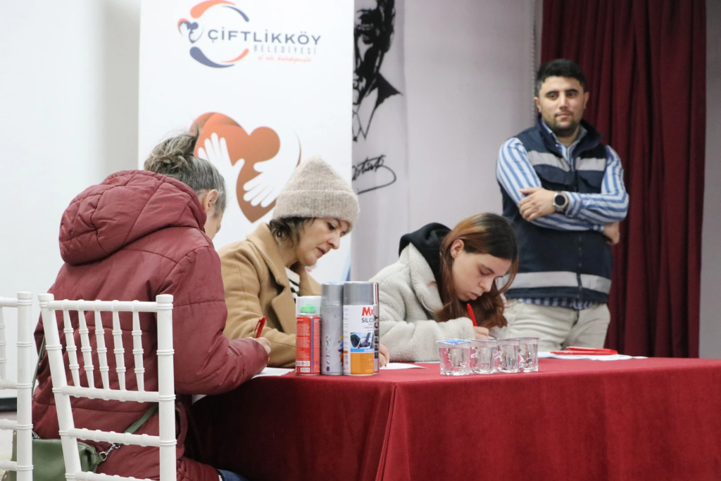 İSTİHDAM OFİSİ BİR YILDA 241 ÇİFTLİKKÖYLÜYÜ İŞ SAHİBİ YAPTI