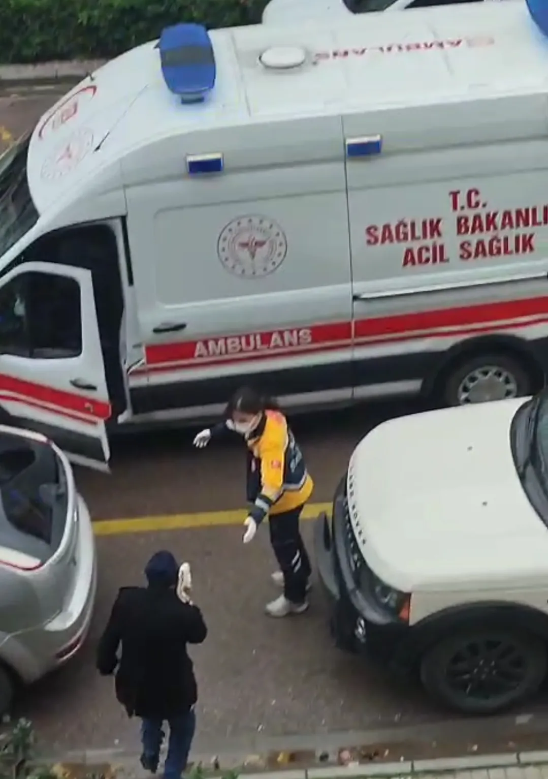 Yalova’da Şiddetli Fırtına Hayatı Durdurdu: Feribot Seferleri İptal, Trafiğe Kapsamlı Yasak 4 Yalova’da Şiddetli Fırtına Hayatı Durdurdu: Feribot Seferleri İptal, Trafiğe Kapsamlı Yasak
