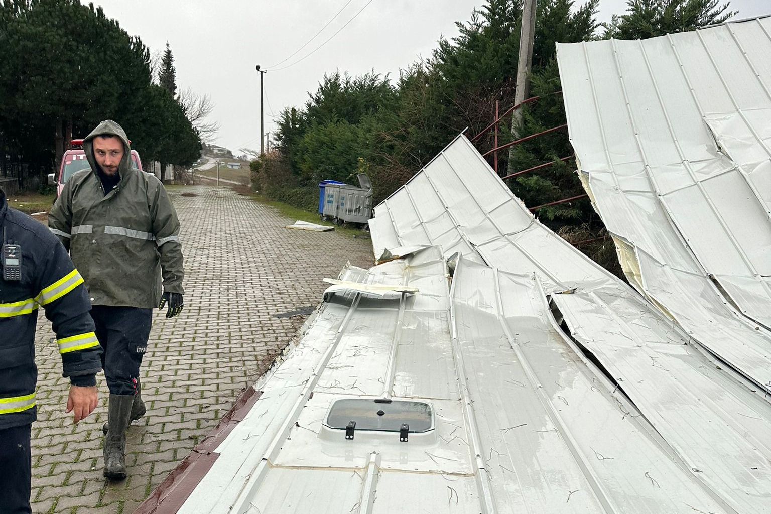 ÇİFTLİKKÖY BELEDİYESİ FIRTINAYA KARŞI TEYAKKUZDA