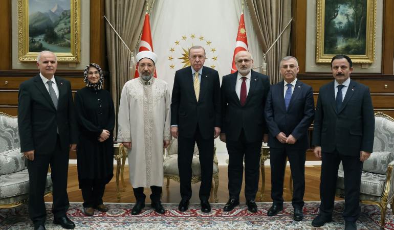 Cumhurbaşkanı Erdoğan, Diyanet İşleri Başkanı Safi Arpaguş ve Heyetini Kabul Etti