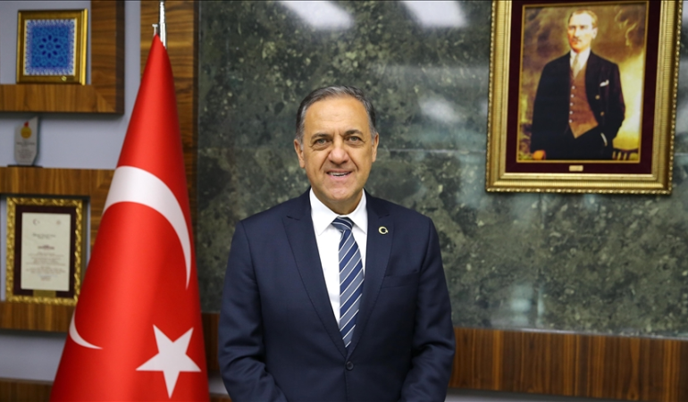 Mahfuz Demir’den Yalova Halkına Açık Mektup: “Ahmet Hamdi Usta, Hatırlanan Bir Devlet Adamıdır” 6 Mahfuz Demir’den Yalova Halkına Açık Mektup: “Ahmet Hamdi Usta, Hatırlanan Bir Devlet Adamıdır”