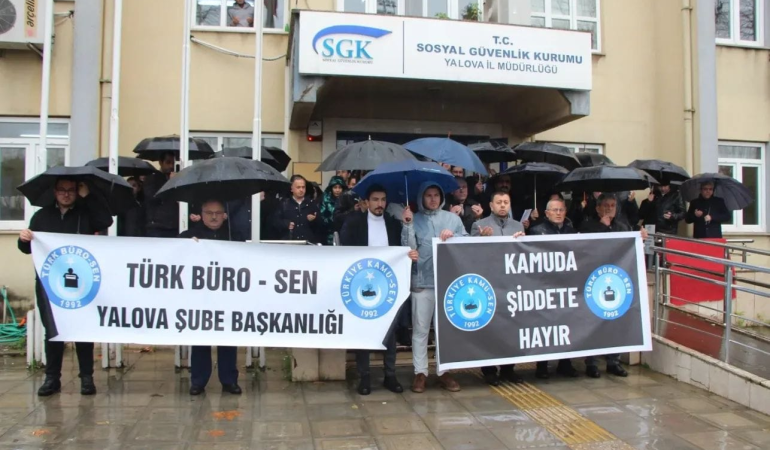 TÜRK BÜRO-SEN’DEN SGK’DAKİ SİLAHLI SALDIRIYA SERT TEPKİ: “MEMURUN CAN GÜVENLİĞİ ARTIK ERTELENEMEZ” 6 TÜRK BÜRO-SEN’DEN SGK’DAKİ SİLAHLI SALDIRIYA SERT TEPKİ: “MEMURUN CAN GÜVENLİĞİ ARTIK ERTELENEMEZ”