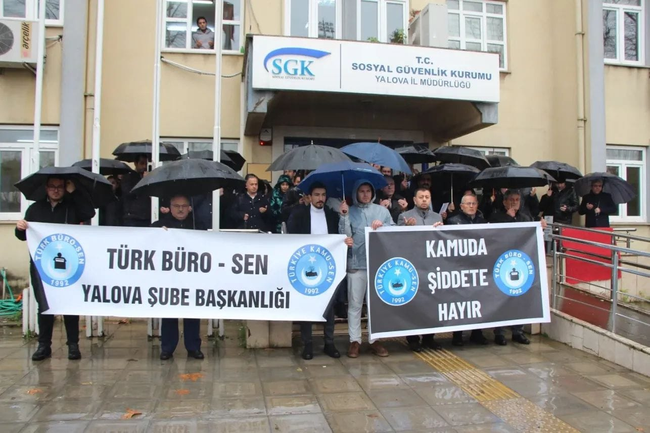 TÜRK BÜRO-SEN’DEN SGK’DAKİ SİLAHLI SALDIRIYA SERT TEPKİ: “MEMURUN CAN GÜVENLİĞİ ARTIK ERTELENEMEZ”