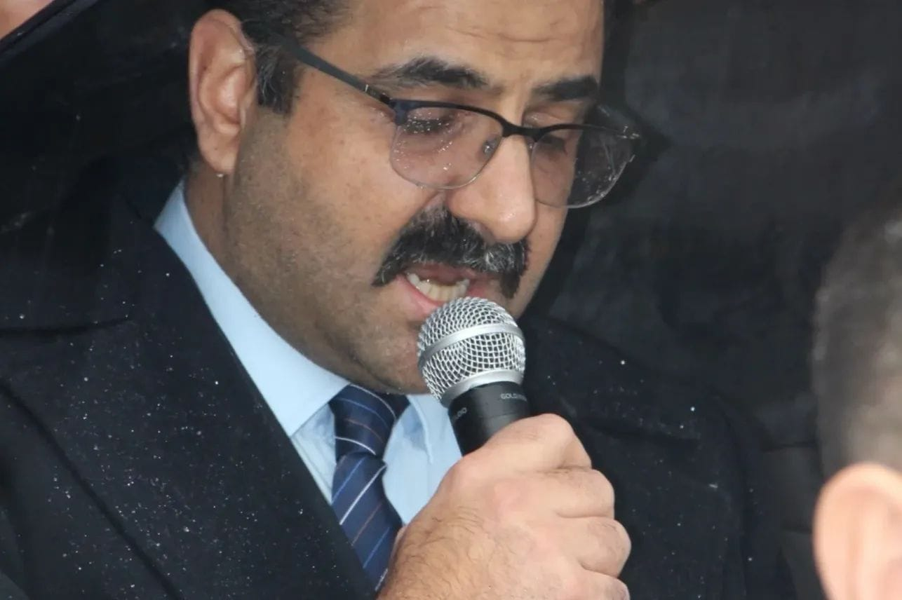 TÜRK BÜRO-SEN’DEN SGK’DAKİ SİLAHLI SALDIRIYA SERT TEPKİ: “MEMURUN CAN GÜVENLİĞİ ARTIK ERTELENEMEZ” 1 TÜRK BÜRO-SEN’DEN SGK’DAKİ SİLAHLI SALDIRIYA SERT TEPKİ: “MEMURUN CAN GÜVENLİĞİ ARTIK ERTELENEMEZ”