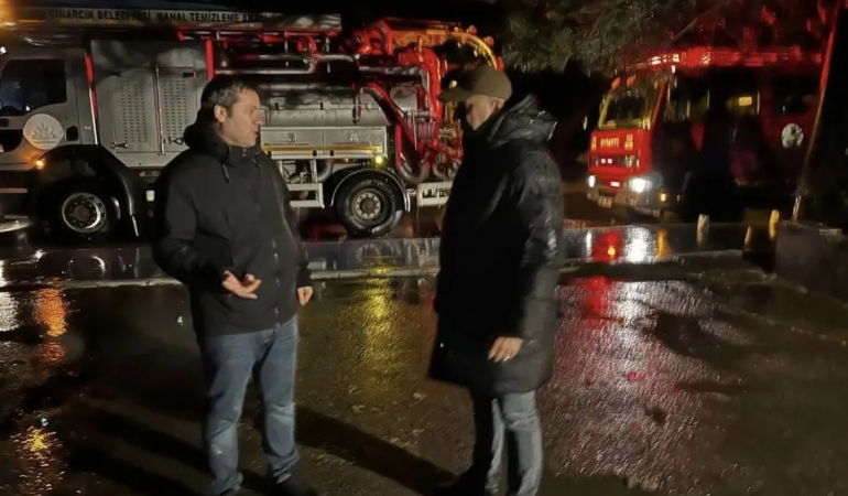 Gece Boyu Süren Sağanakta Belediyeden Hızlı Müdahale: Başkan Avni Kurt Sahada