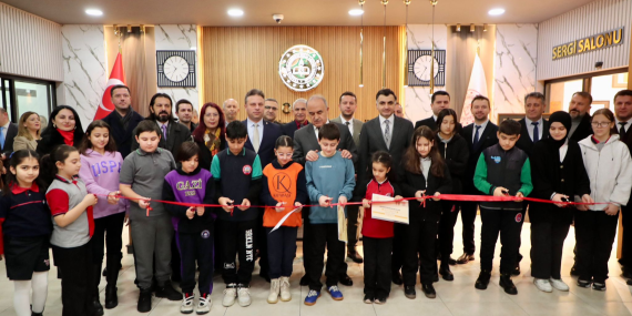 VALİ MUAMMER EROL, “DİLİMİZİN ZENGİNLİKLERİ” AFİŞ YARIŞMASI SERGİ VE ÖDÜL TÖRENİNE KATILDI