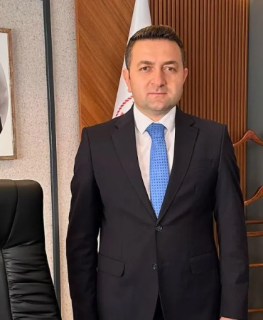 Yalova İl Tarım ve Orman Müdürü Mustafa İlmeç’e Vali Hülya Kaya’dan Başarı Belgesi