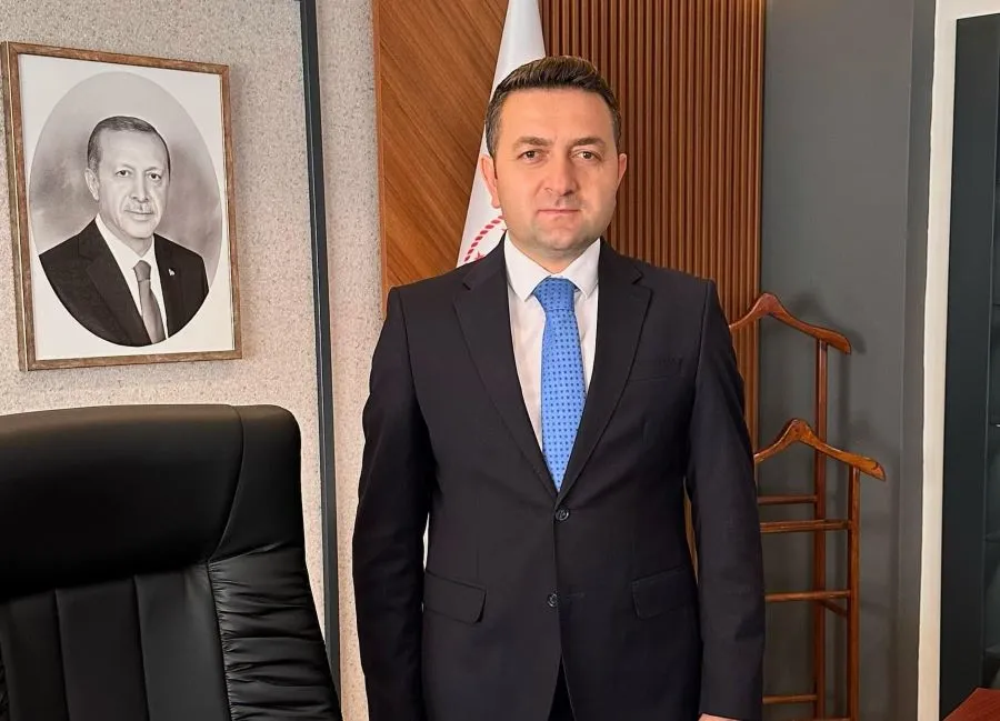 Yalova İl Tarım ve Orman Müdürü Mustafa İlmeç’e Vali Hülya Kaya’dan Başarı Belgesi