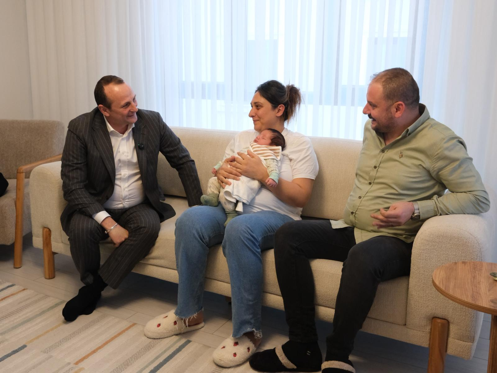 ÇİFTLİKKÖY’DE 2026’NIN İLK BEBEK SETLERİ BAŞKAN YELE’DEN