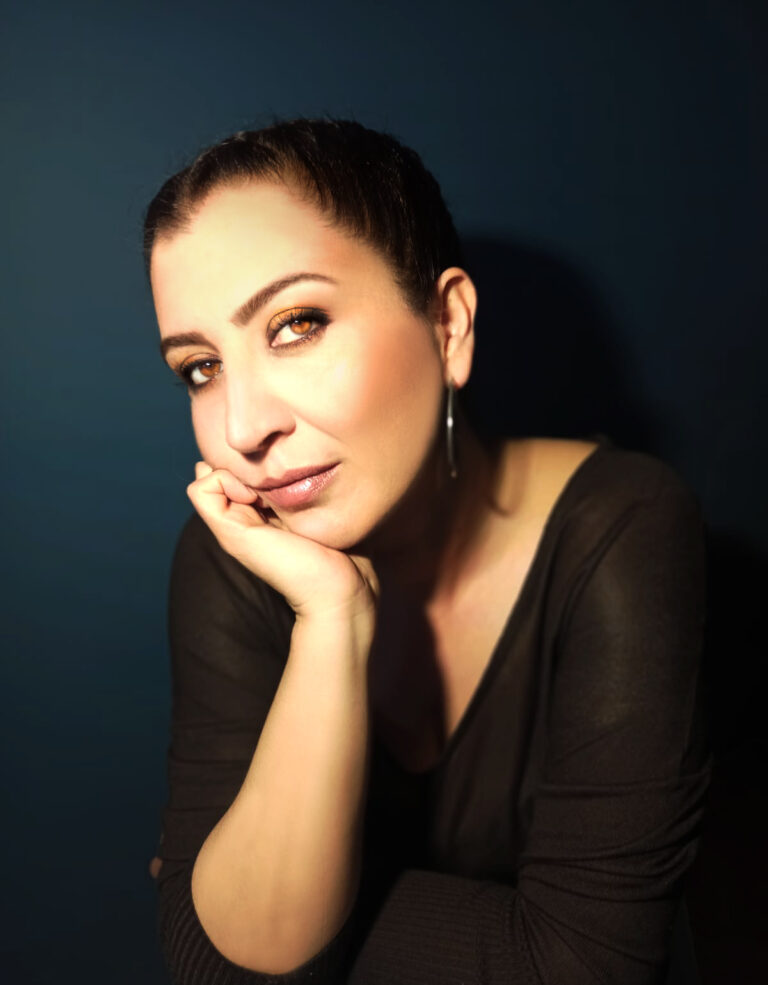 YAZAR HANDE KÖYMEN ÇİĞDEMOĞLU ÇİFTLİKKÖYLÜ OKURLARIYLA BULUŞUYOR