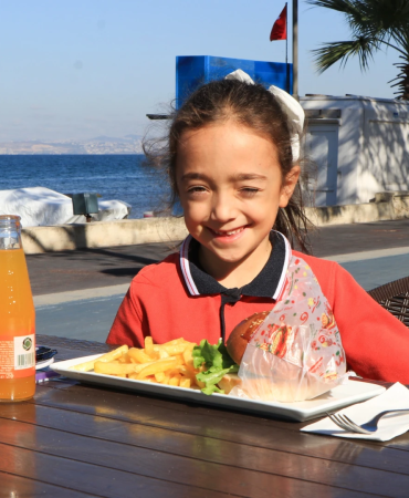 ÇİFTLİKKÖY BELEDİYESİ’NDEN ÖĞRENCİLERE YARIYIL TATİLİ HEDİYESİ