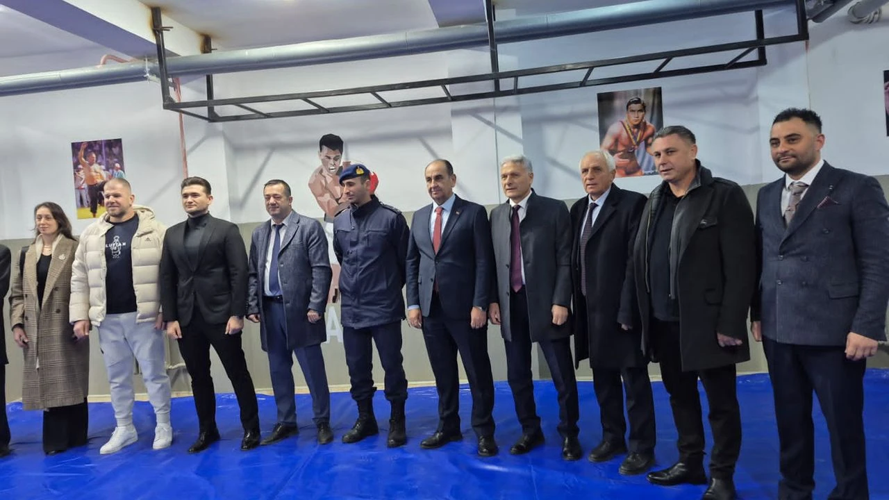 Altınova’da Nurettin ve Haydar Zafer Kardeşler Spor Salonu Törenle Hizmete Açıldı