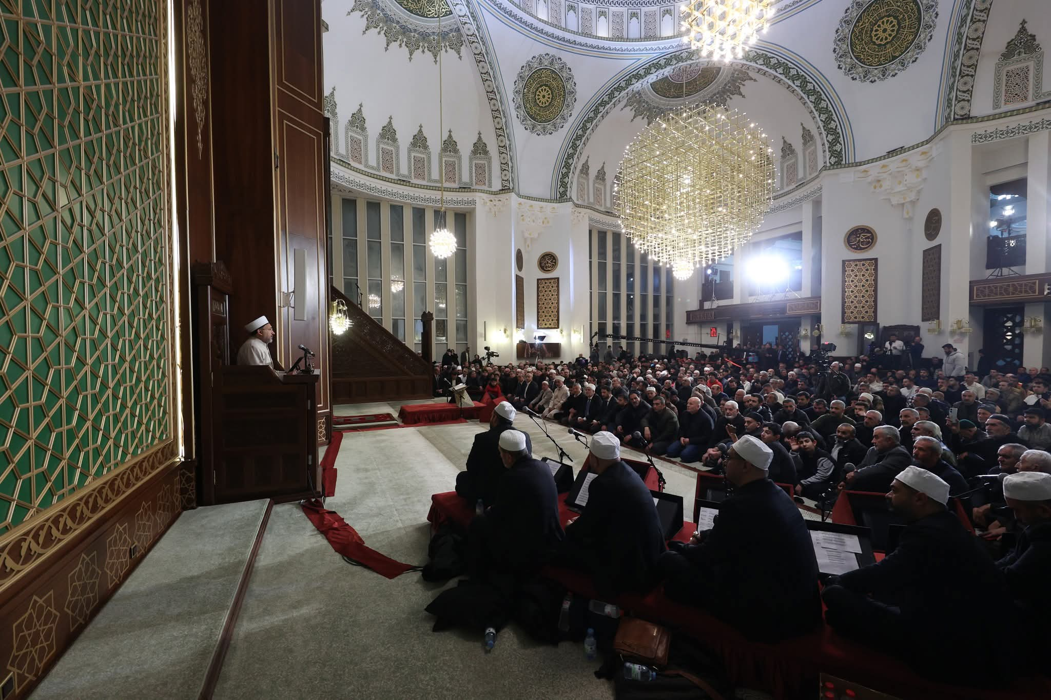 Miraç Gecesi tüm yurtta dualarla idrak edildi