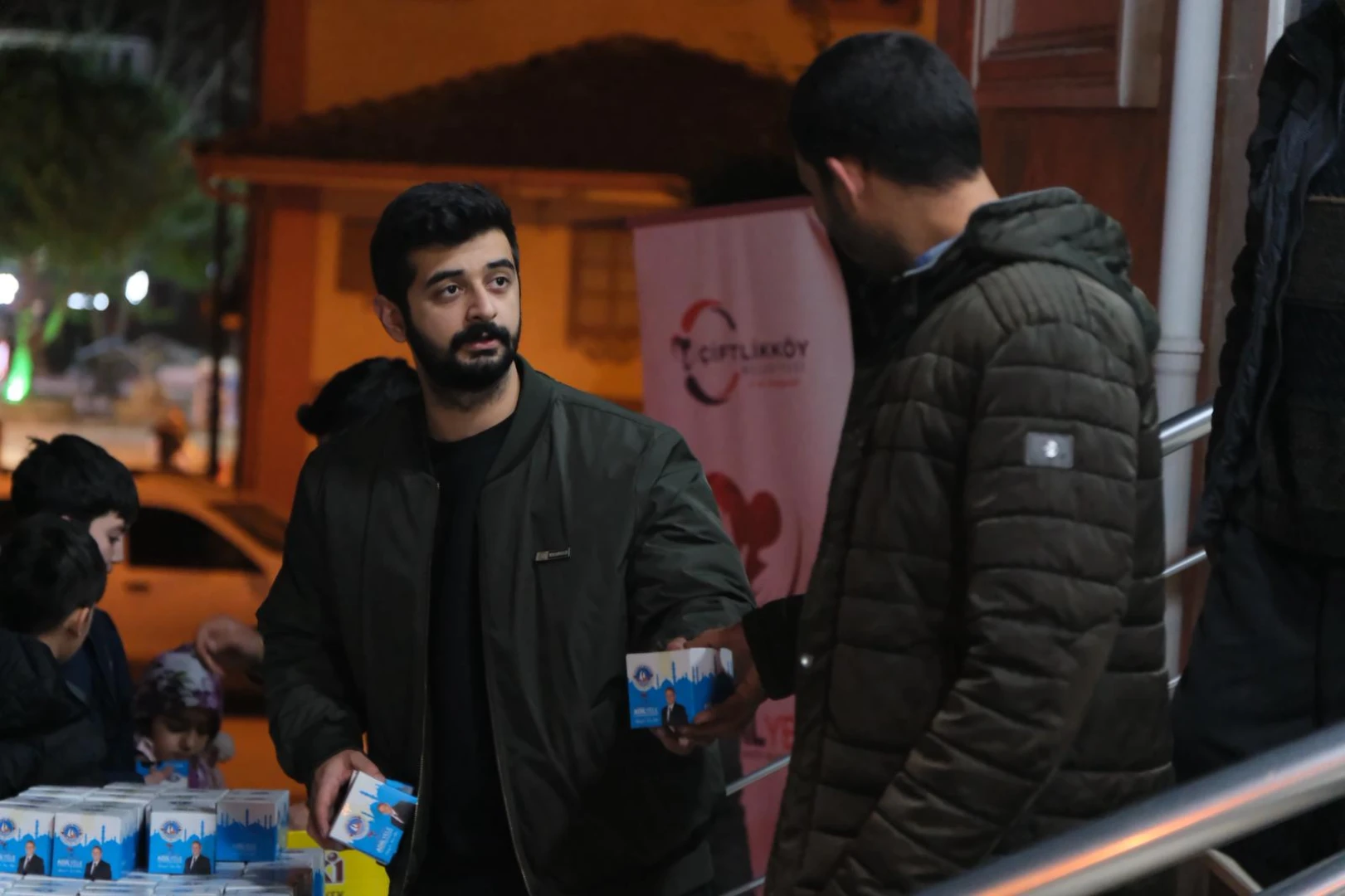 Çiftlikköy Belediyesi’nden Miraç Kandili İkramı