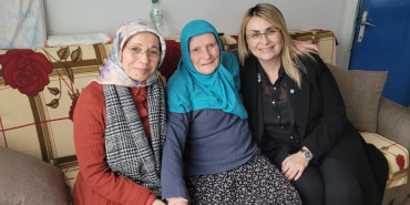 Altınova’da Gönüllere Dokunan Vefa Ziyaretleri: Başkan Yasemin Fazlaca’dan Büyüklerimize Anlamlı Buluşmalar