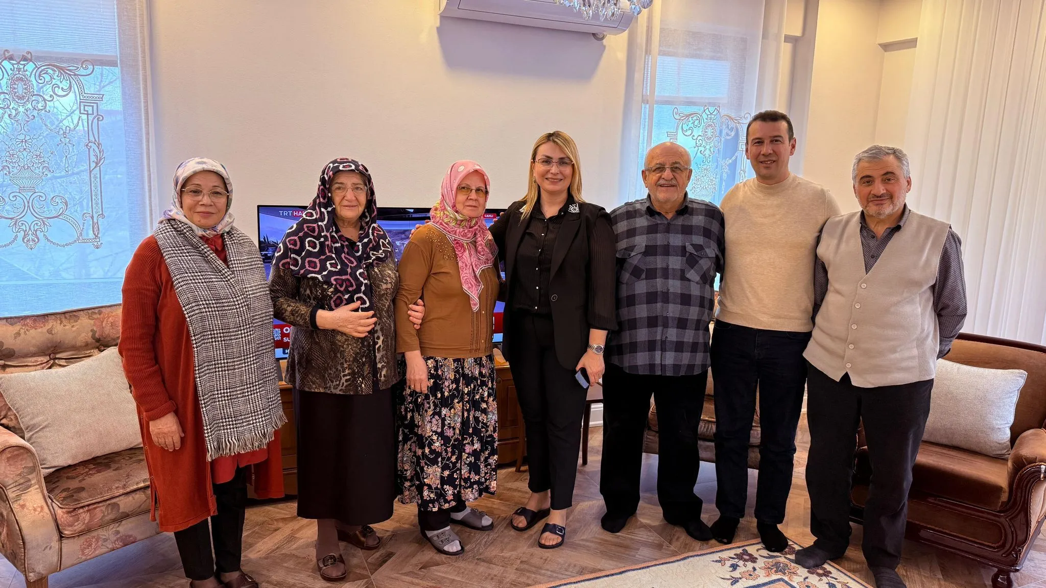 Altınova’da Gönüllere Dokunan Vefa Ziyaretleri: Başkan Yasemin Fazlaca’dan Büyüklerimize Anlamlı Buluşmalar