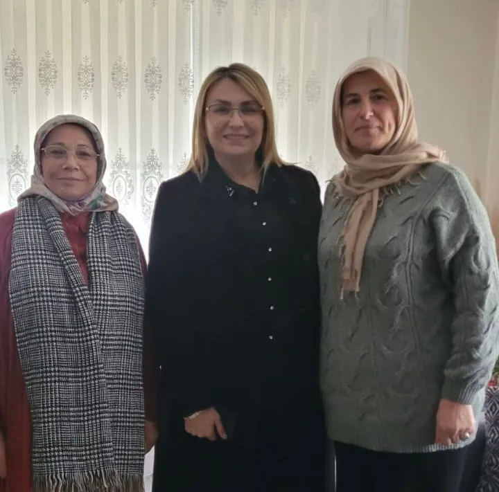 Altınova’da Gönüllere Dokunan Vefa Ziyaretleri: Başkan Yasemin Fazlaca’dan Büyüklerimize Anlamlı Buluşmalar