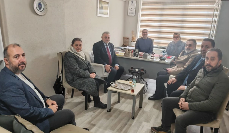 DEVA Partisi Heyetinden Yalova Gazeteciler Cemiyeti’ne Ziyaret