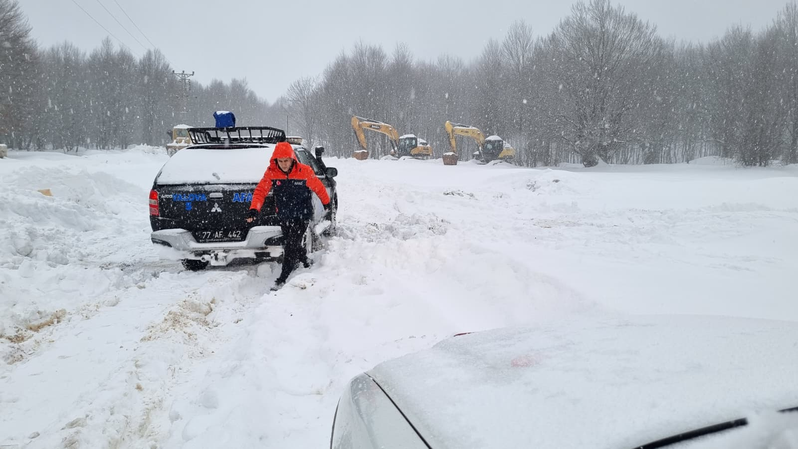 Teşvikiye Delmece Yaylası’nda Kar ve Tipiye Rağmen Zamanla Yarış: 1’i Çocuk 5 Vatandaş Kurtarıldı