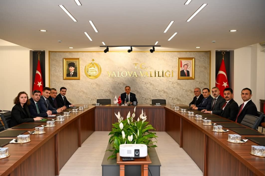 Yalova Valisi Dr. Ahmet Hamdi Usta, Göreve Başlamasının Ardından Yönetim Kadrosuyla İlk Değerlendirme Toplantılarını Gerçekleştirdi