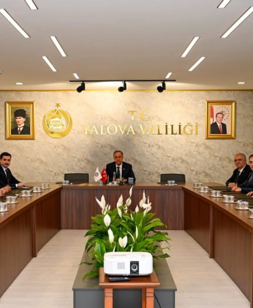Yalova Valisi Dr. Ahmet Hamdi Usta, Göreve Başlamasının Ardından Yönetim Kadrosuyla İlk Değerlendirme Toplantılarını Gerçekleştirdi