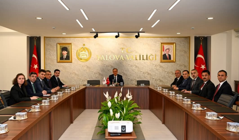 Yalova Valisi Dr. Ahmet Hamdi Usta, Göreve Başlamasının Ardından Yönetim Kadrosuyla İlk Değerlendirme Toplantılarını Gerçekleştirdi