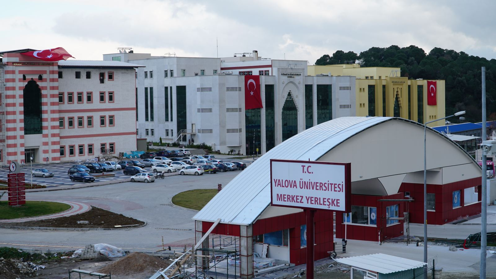 YALOVA ÜNİVERSİTESİ’NDE BİR İLK: 4 PROGRAM MEDEK TARAFINDAN AKREDİTE EDİLDİ