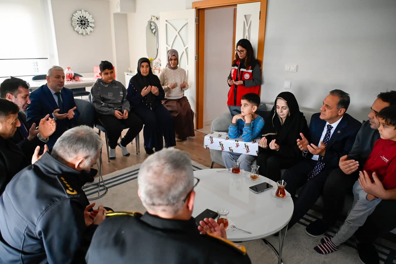 Yalova Valisi Dr. Ahmet Hamdi Usta’dan Şehit Aileleri, Gaziler ve Huzurevine Anlamlı Ziyaretler