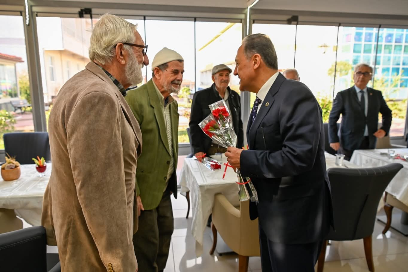 Yalova Valisi Dr. Ahmet Hamdi Usta’dan Şehit Aileleri, Gaziler ve Huzurevine Anlamlı Ziyaretler