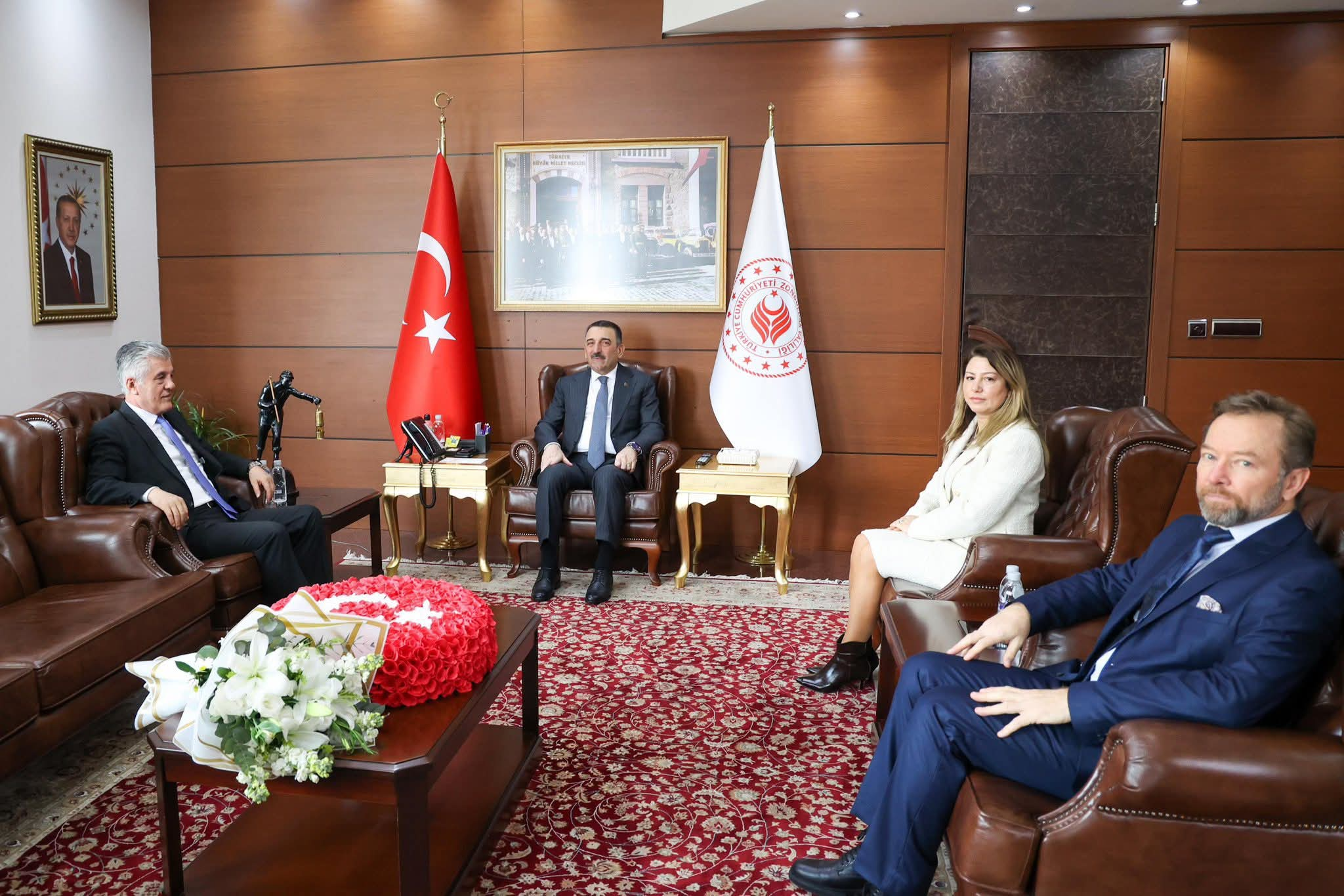 ZONGULDAK’TA PTT’DE YENİ ATAMALAR: VALİ HACIBEKTAŞOĞLU’NDAN HAYIRLI OLSUN KABULÜ