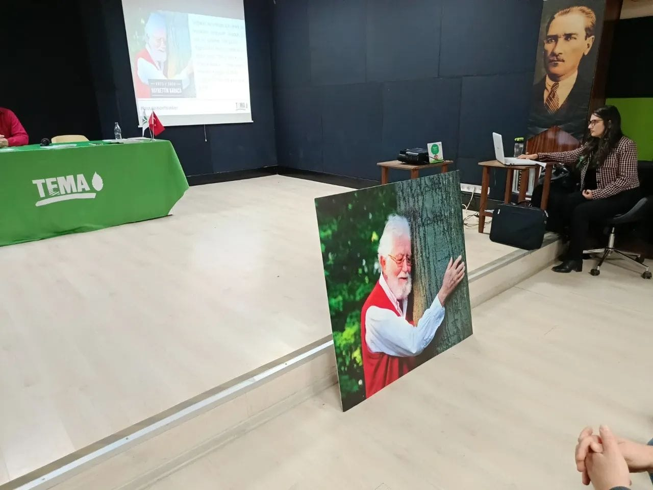 Kent Konseyi Başkanı Kenan Engin, Hayrettin Karaca ve Ali Nihat Gökyiğit’i Anma Etkinliğine Katıldı 1 Kent Konseyi Başkanı Kenan Engin, Hayrettin Karaca ve Ali Nihat Gökyiğit’i Anma Etkinliğine Katıldı