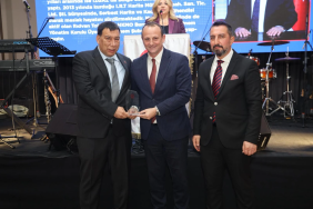 BAŞKAN YELE’YE MESLEKTE 25. YIL ONURU