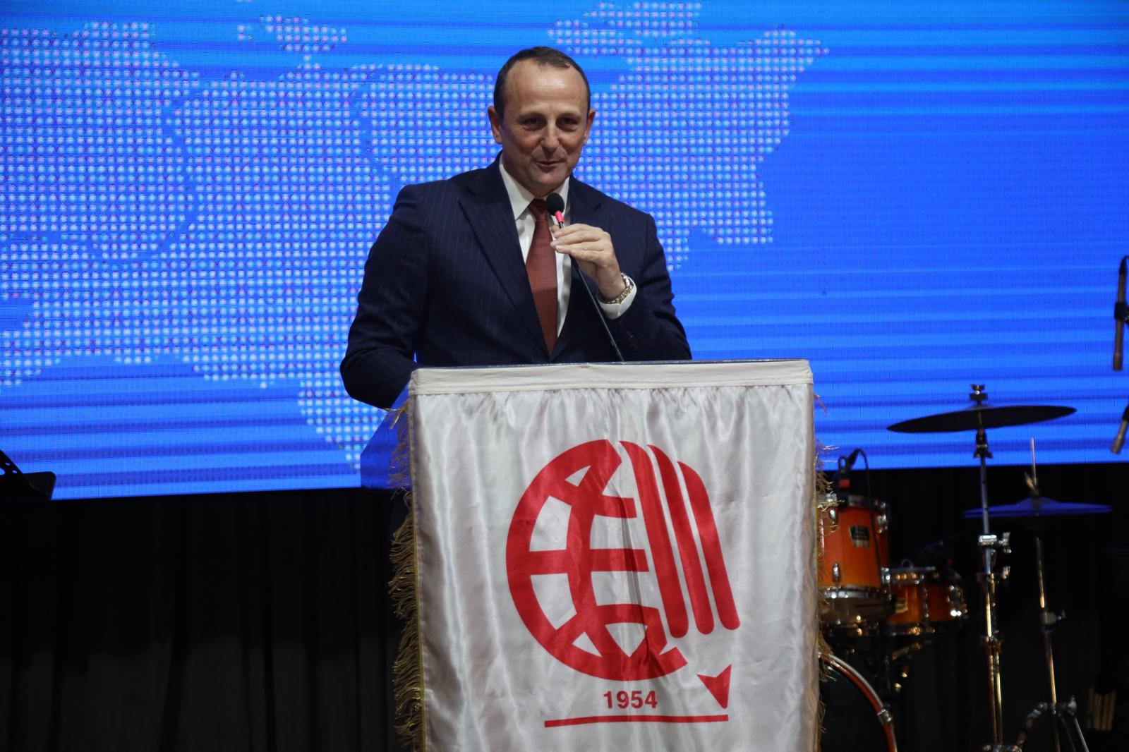 BAŞKAN YELE’YE MESLEKTE 25. YIL ONURU