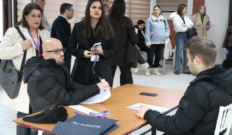 ÇİFTLİKKÖY İSTİHDAM OFİSİ’NİN TOPLU MÜLAKATLARINA REKOR BAŞVURU