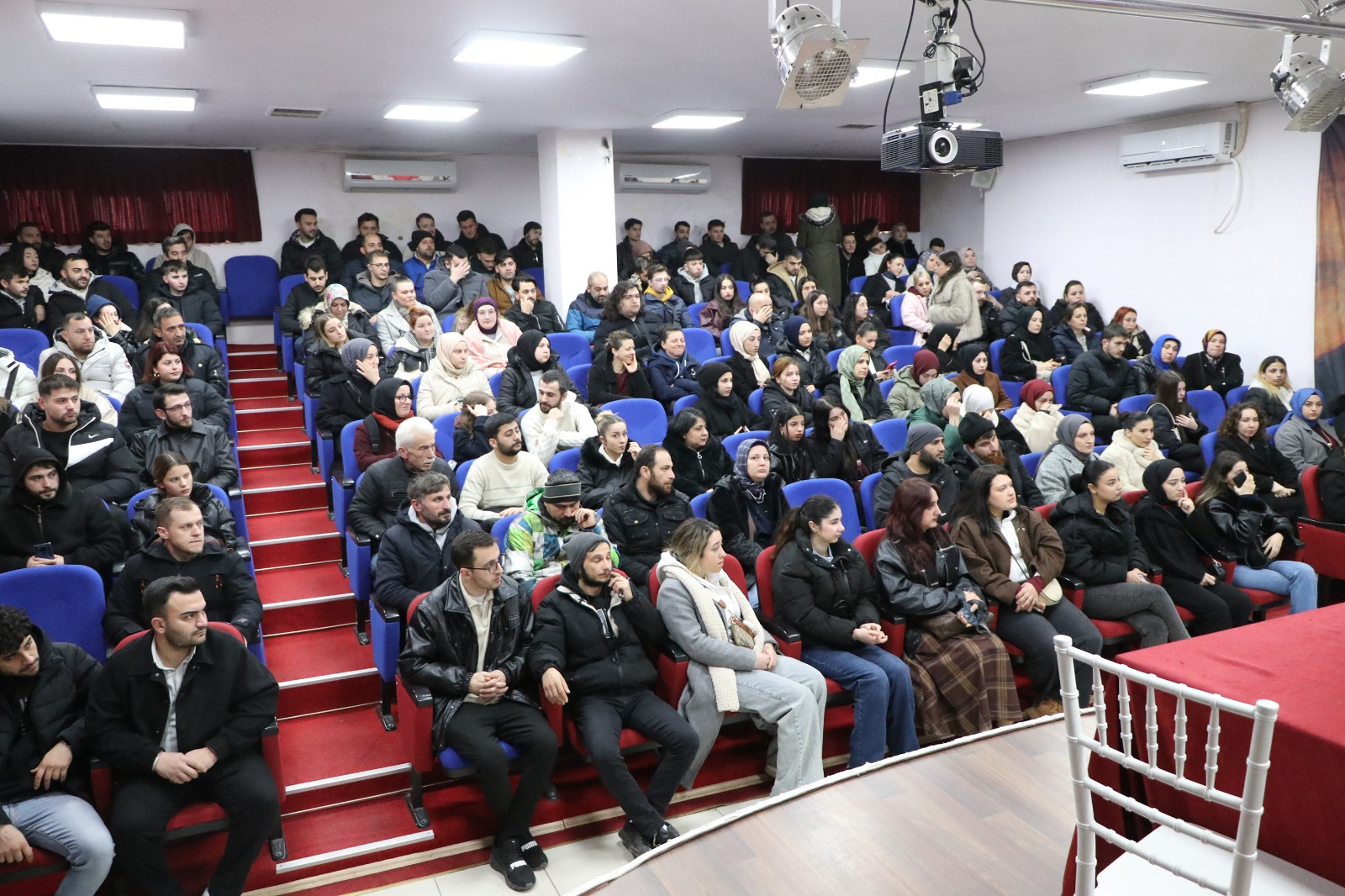 ÇİFTLİKKÖY İSTİHDAM OFİSİ’NİN TOPLU MÜLAKATLARINA REKOR BAŞVURU 1 ÇİFTLİKKÖY İSTİHDAM OFİSİ’NİN TOPLU MÜLAKATLARINA REKOR BAŞVURU