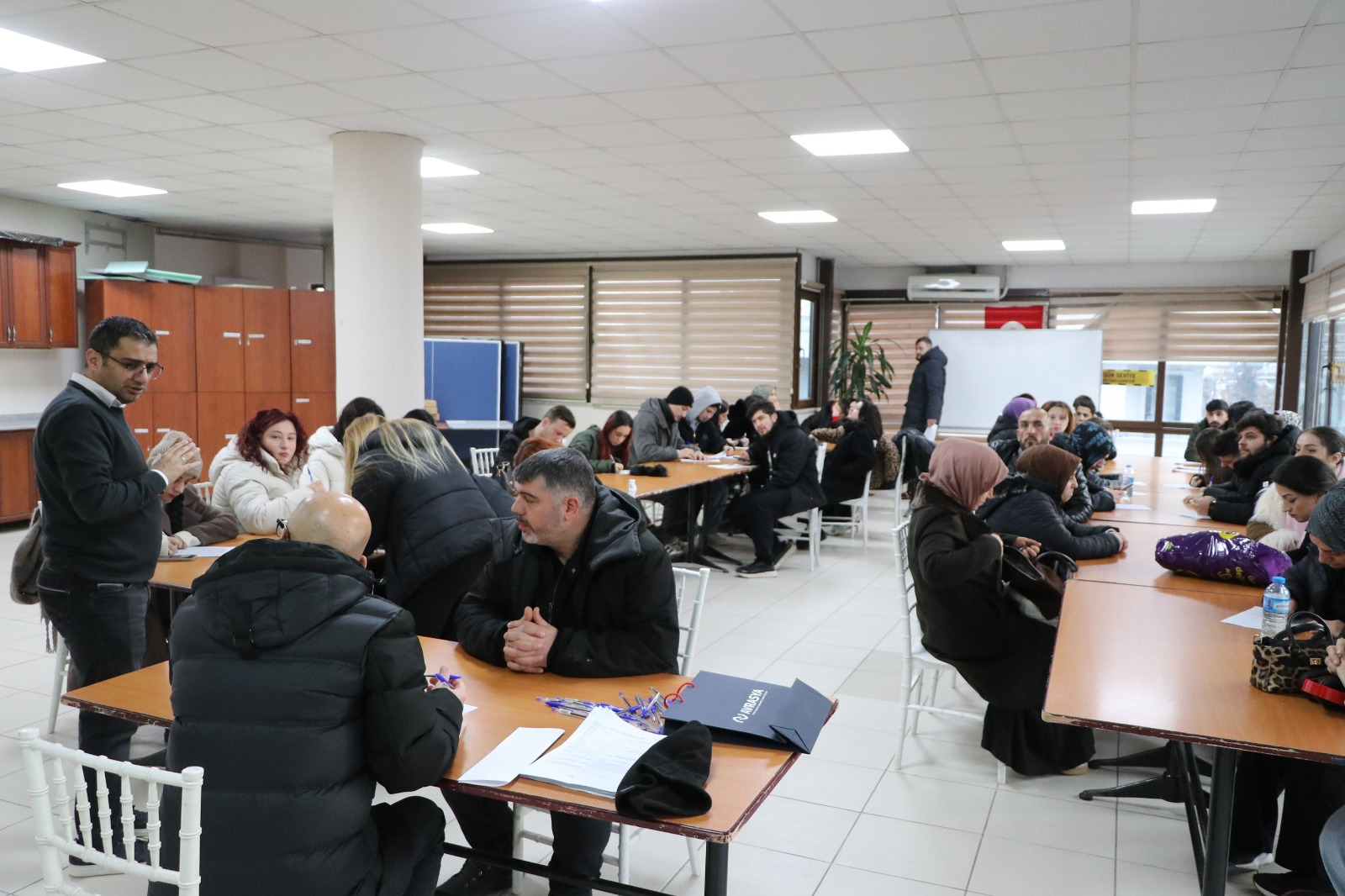 ÇİFTLİKKÖY İSTİHDAM OFİSİ’NİN TOPLU MÜLAKATLARINA REKOR BAŞVURU 5 ÇİFTLİKKÖY İSTİHDAM OFİSİ’NİN TOPLU MÜLAKATLARINA REKOR BAŞVURU