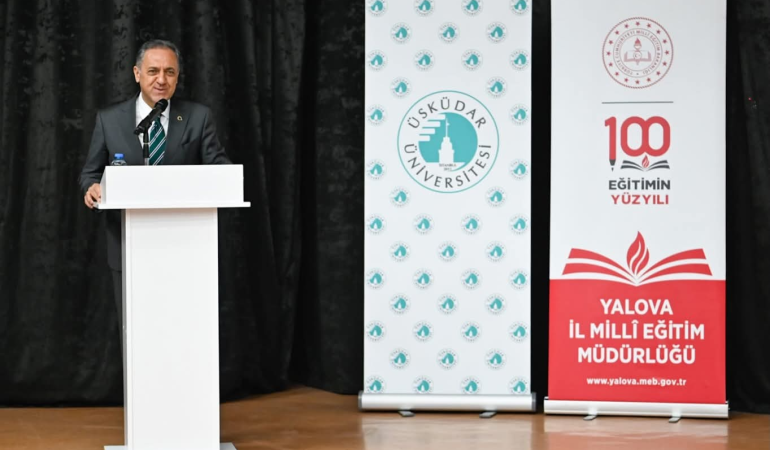 Vali Dr. Ahmet Hamdi Usta, “Yalova Eğitim Okumaları” Programında Okul Müdürleriyle Buluştu