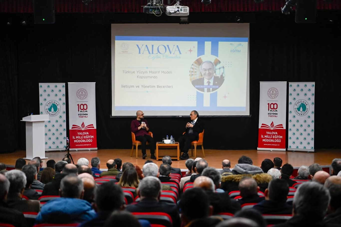 Vali Dr. Ahmet Hamdi Usta, “Yalova Eğitim Okumaları” Programında Okul Müdürleriyle Buluştu 6 Vali Dr. Ahmet Hamdi Usta, “Yalova Eğitim Okumaları” Programında Okul Müdürleriyle Buluştu