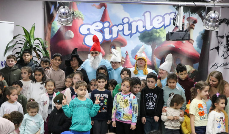 ‘ŞİRİNLER’ ÇİFTLİKKÖY’DE ÇOCUKLARLA BULUŞTU