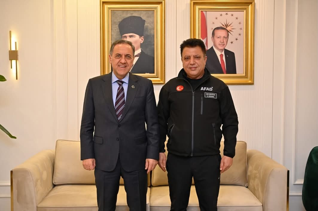 YALOVA’DA KURUM MÜDÜRLERİNDEN VALİ USTA’YA HAYIRLI OLSUN ZİYARETİ 5 YALOVA’DA KURUM MÜDÜRLERİNDEN VALİ USTA’YA HAYIRLI OLSUN ZİYARETİ